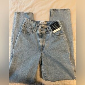 Abercrombie Curve Love Ultra high rise, straight leg